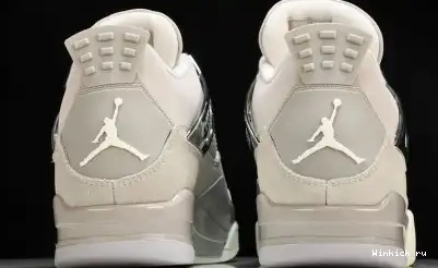 WMNS Air Jordan “Frozen Moments” 4 0522